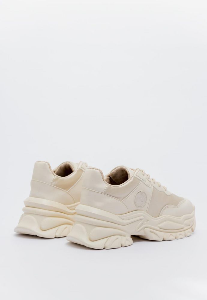 Tenis  Tenis chunky beige con aplique  PEOPLE img #2