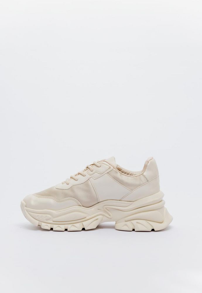 Tenis  Tenis chunky beige con aplique  PEOPLE img #4