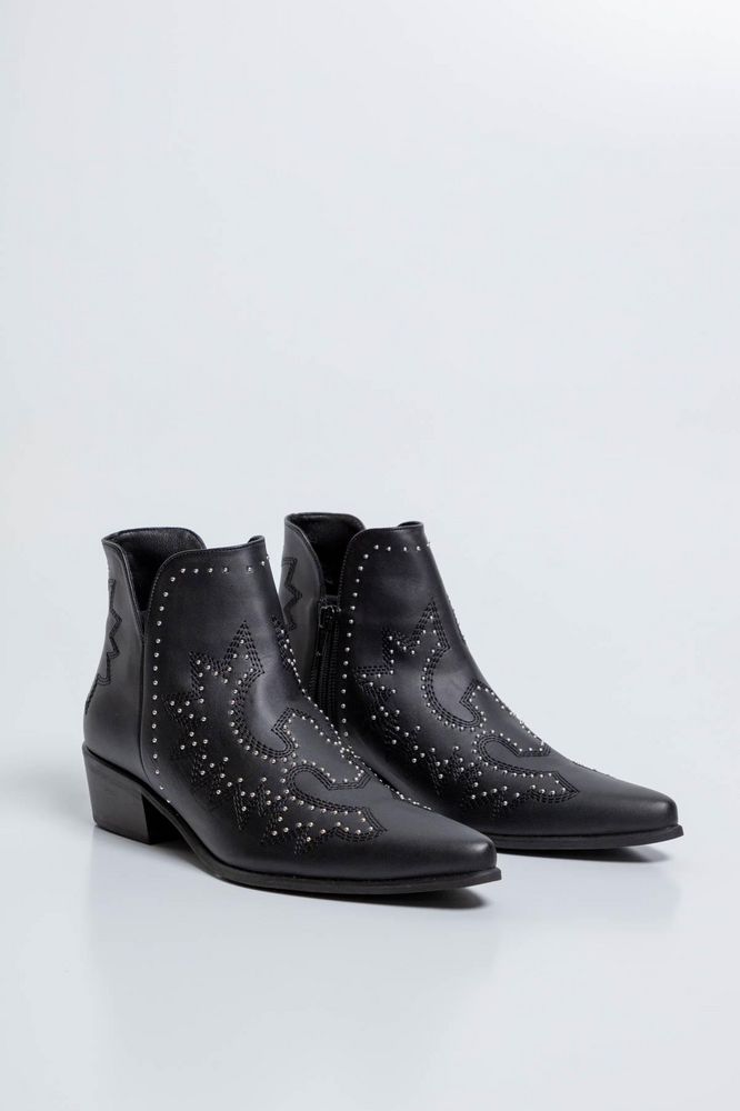 Botin Taches  ARKITECT img #1