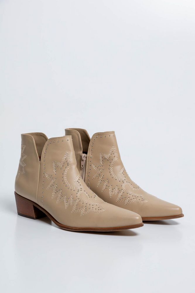 Botin Taches  ARKITECT img #1