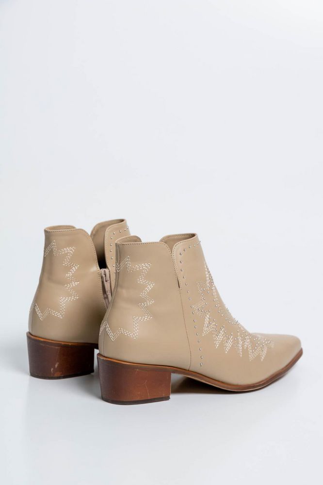 Botin Taches  ARKITECT img #3
