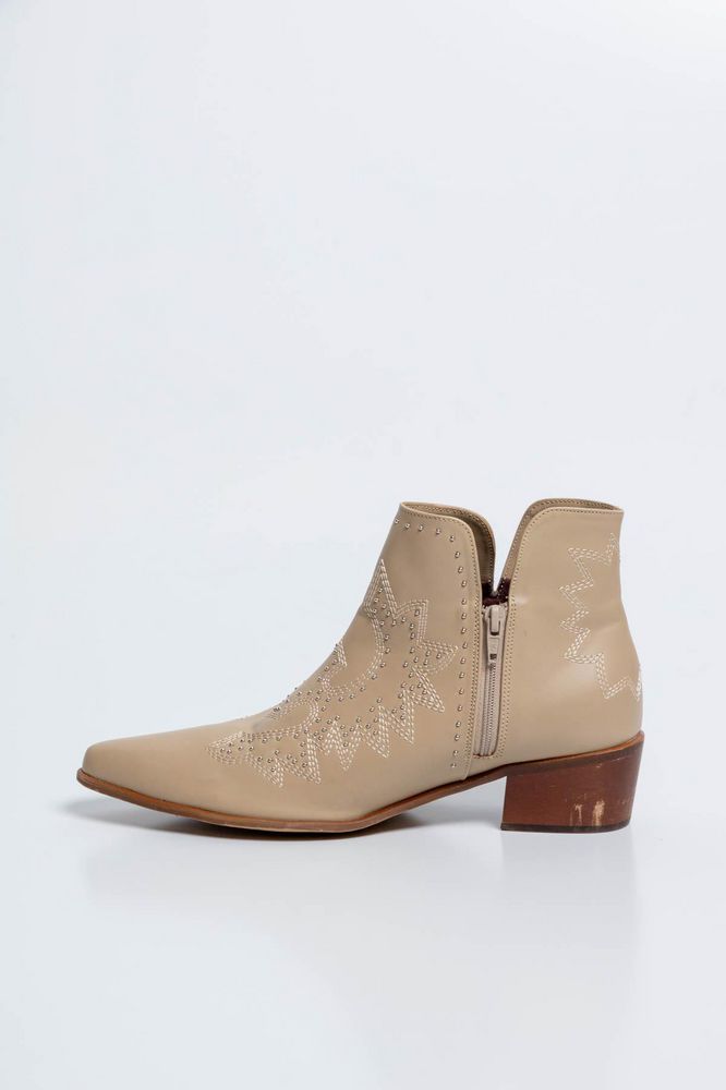 Botin Taches  ARKITECT img #4