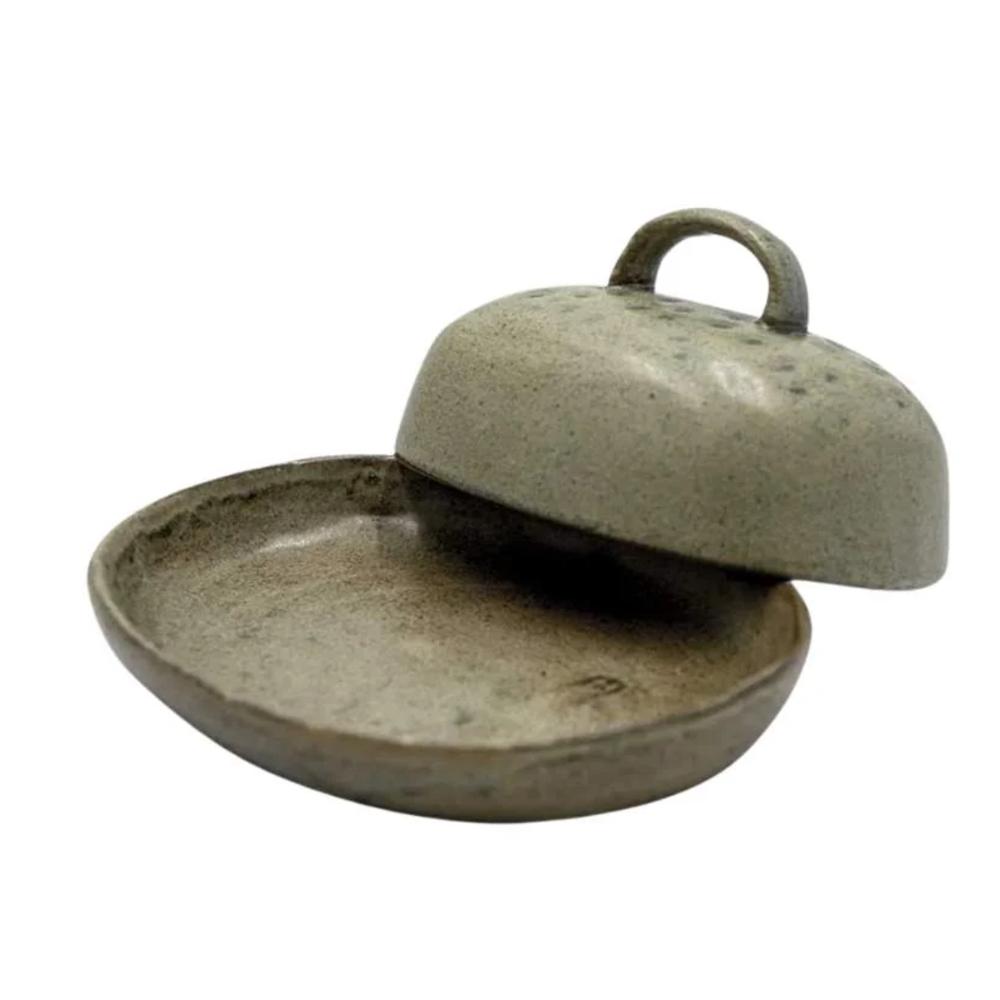 Mantequillera Rustica En Porcelana Color Gris img #2