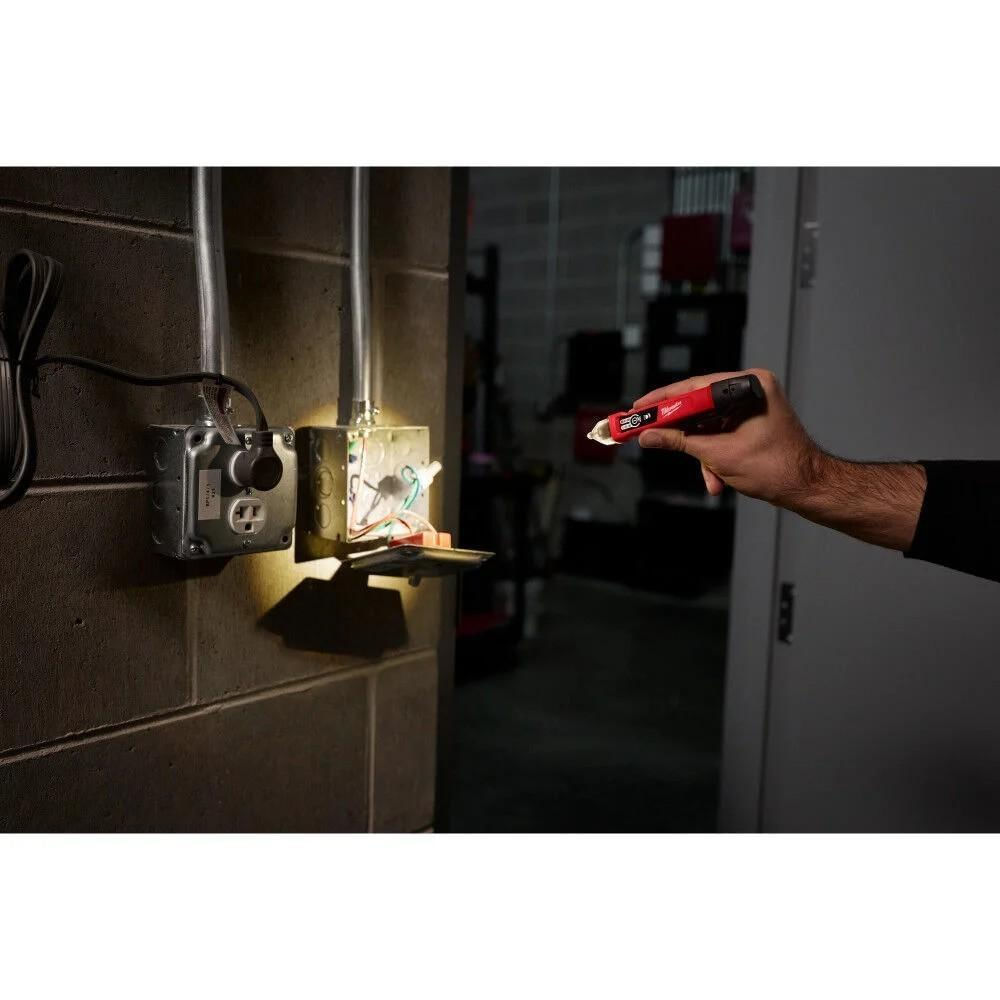 Detector De Voltaje Milwaukee 3203 20 Sin Contacto Doble Rango Con Led img #4