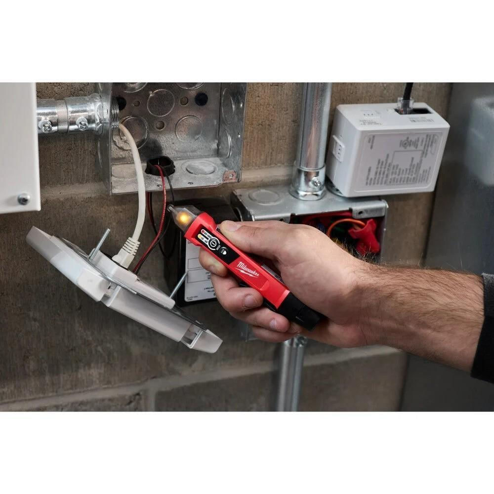 Detector De Voltaje Milwaukee 3203 20 Sin Contacto Doble Rango Con Led img #5