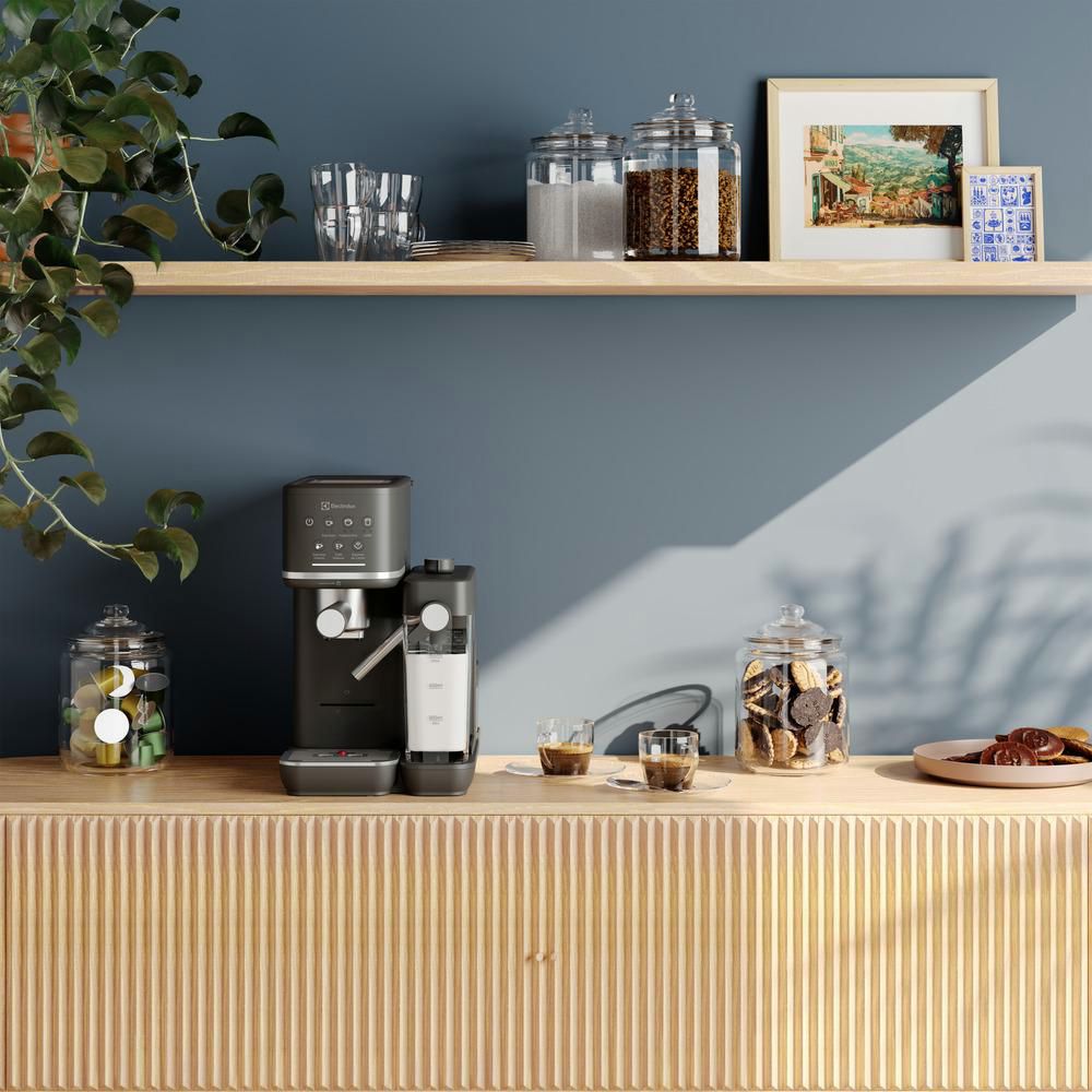 Cafetera Espresso ELECTROLUX Espresso  Negro ECM70 img #8