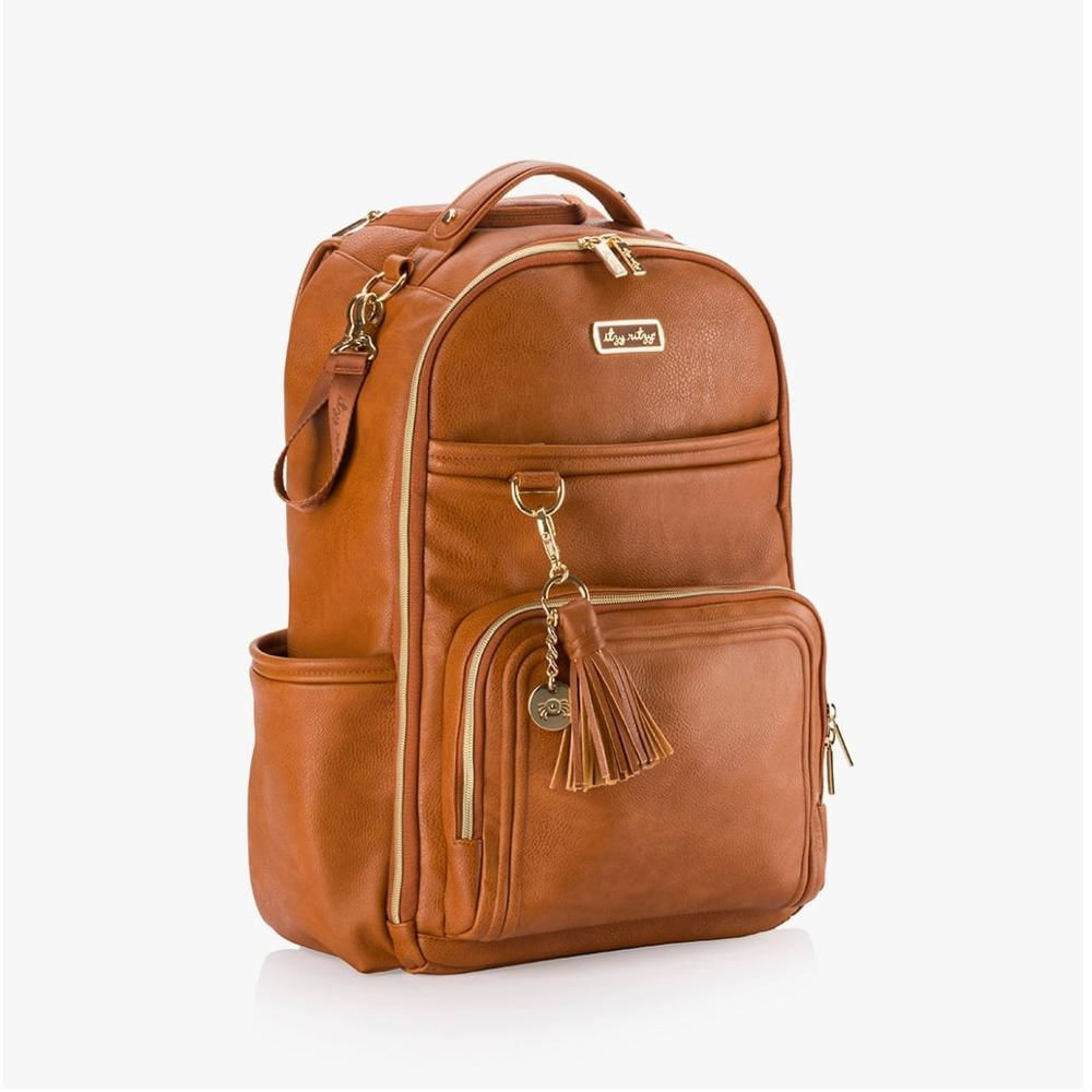 Pañalera Tipo Maleta Itzy Ritzy Boss Plus De Cuero Vegano Cognac img #4